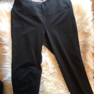 Old Navt Go-Dry Active Fit Capri Leggings